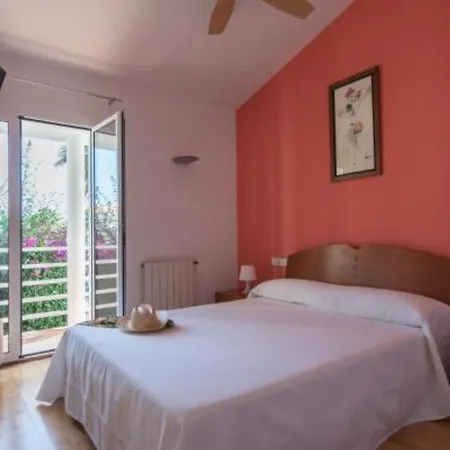 Sa Casa Vermella En Ciutadella
